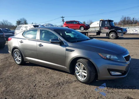 2013 Kia Optima Lx z USA, uszkodzony, nr VIN 5XXGM4A79DG181853